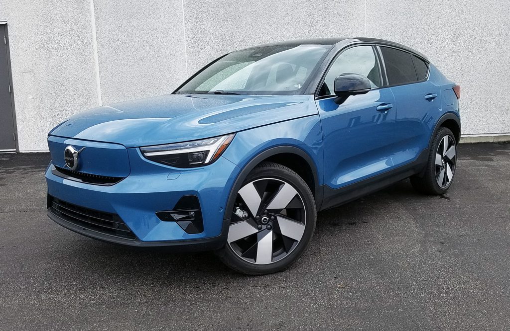2022 Volvo C40 Recharge Twin Ultimate, Fjord Blue