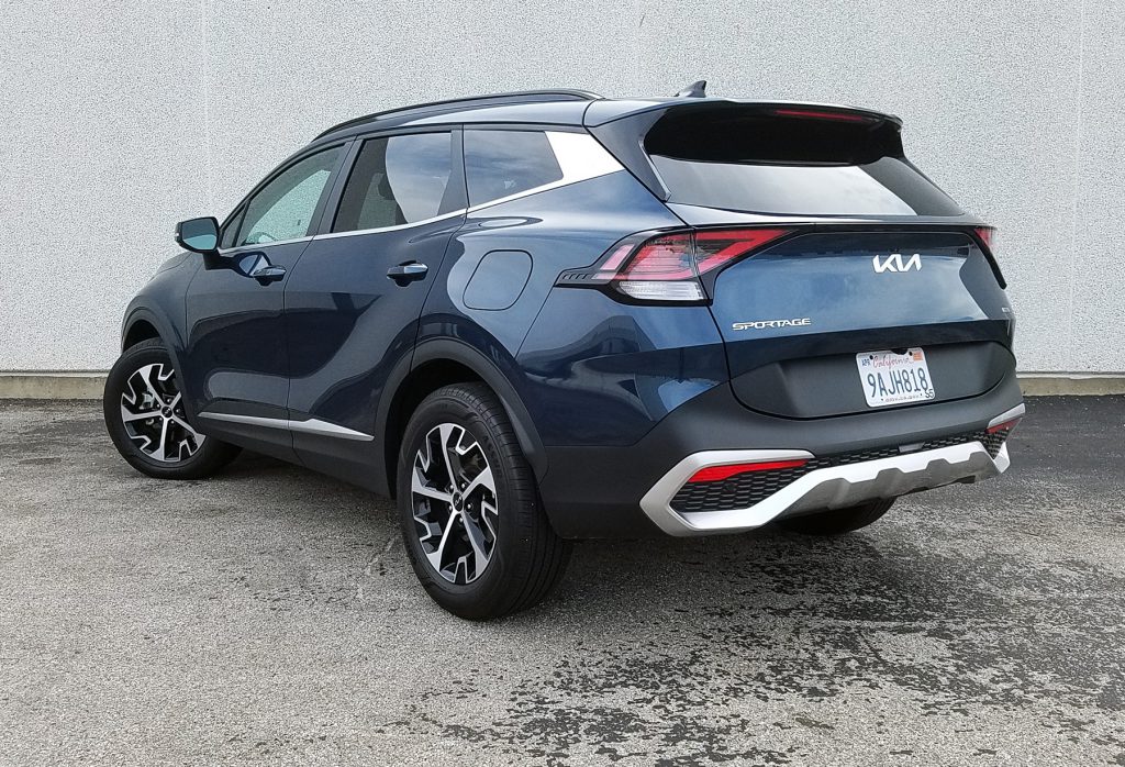 Test Drive: 2023 Kia Sportage Hybrid EX | The Daily Drive | Consumer Guide®  The Daily Drive | Consumer Guide®