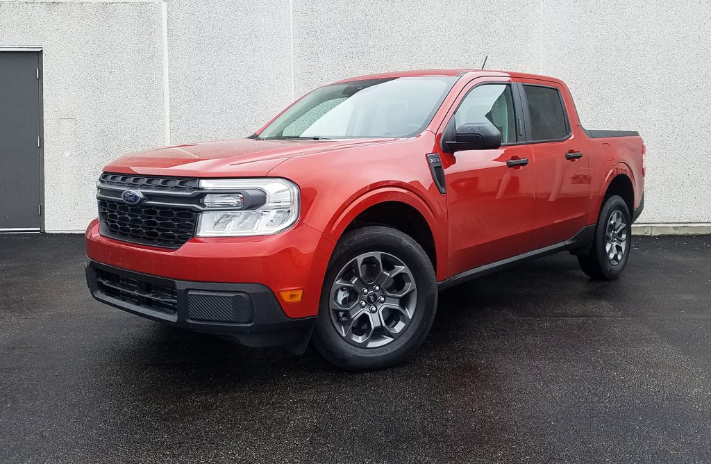 2022 Ford Maverick XLT in Hot Pepper Red (a $390 color option)