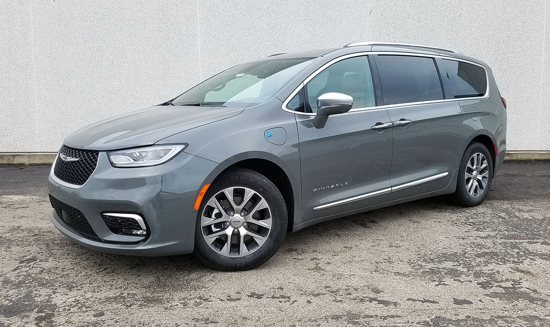 Check Drive 2022 Chrysler Pacifica Hybrid Pinnacle The Every day