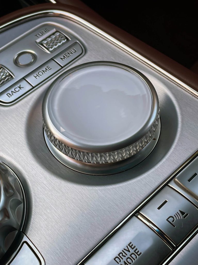 Center-console infotainment-control knob
