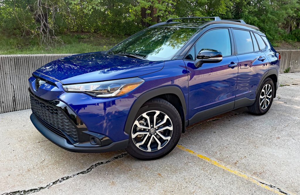 2023 Toyota Corolla Cross Hybrid SE, Northrop Parking Lot 