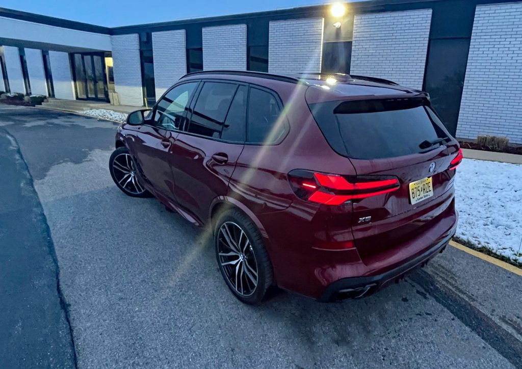 2024 BMW X5 M60i