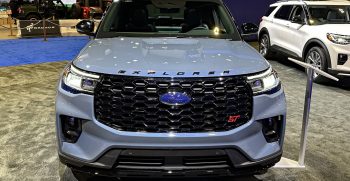 2025 Ford Explorer: 2024 Chicago Auto Show | The Daily Drive | Consumer