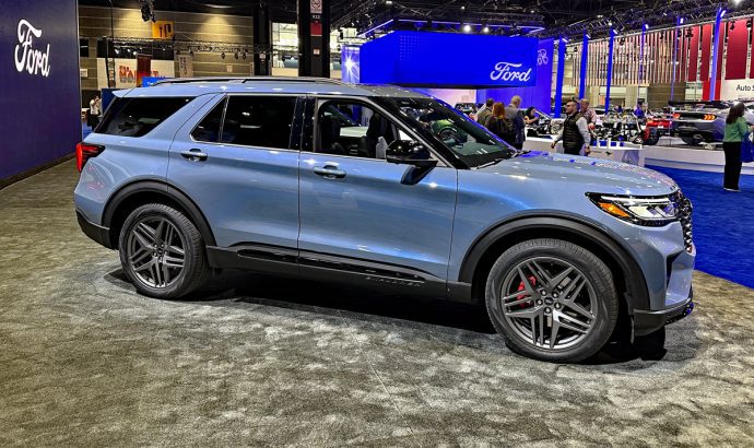 2025 Ford Explorer: 2024 Chicago Auto Show | The Daily Drive | Consumer ...