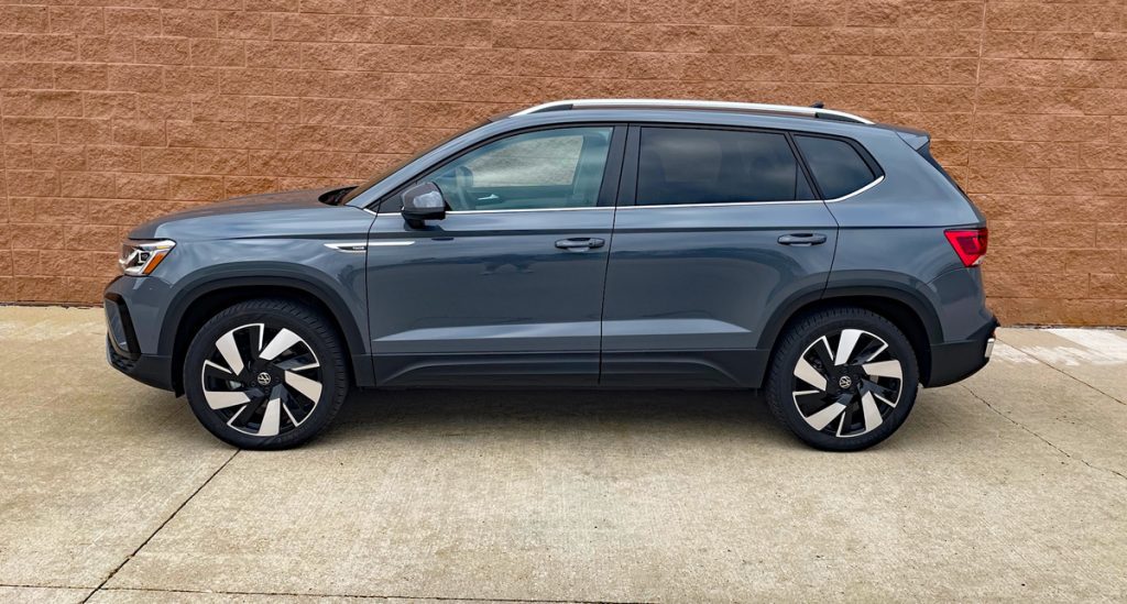 2024 Volkswagen Taos SEL