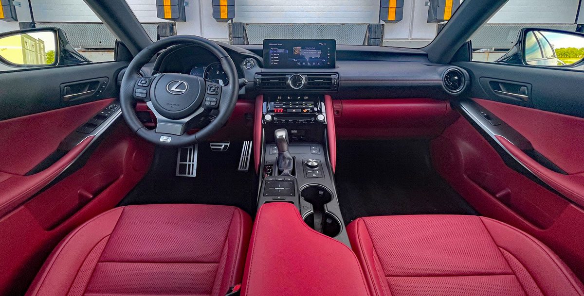 Dashboard, interior, Red and black,