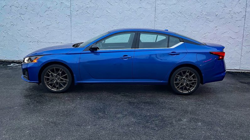 2025 Nissan Altima SR: Review, Prices, and Specs | The Daily Drive