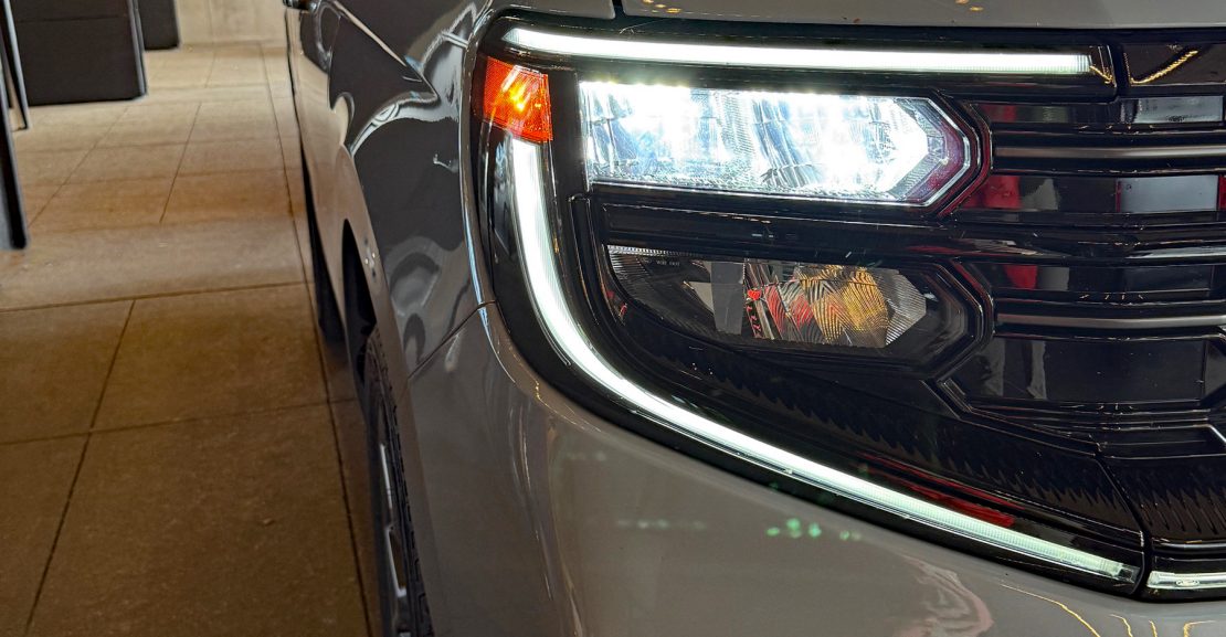 2025 Ford Expedition Platinum, Headlight