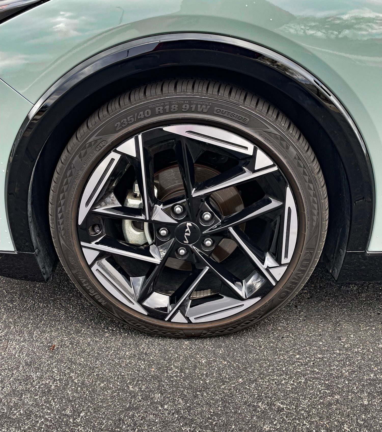 2025 Kia K4 GT-Line, wheels