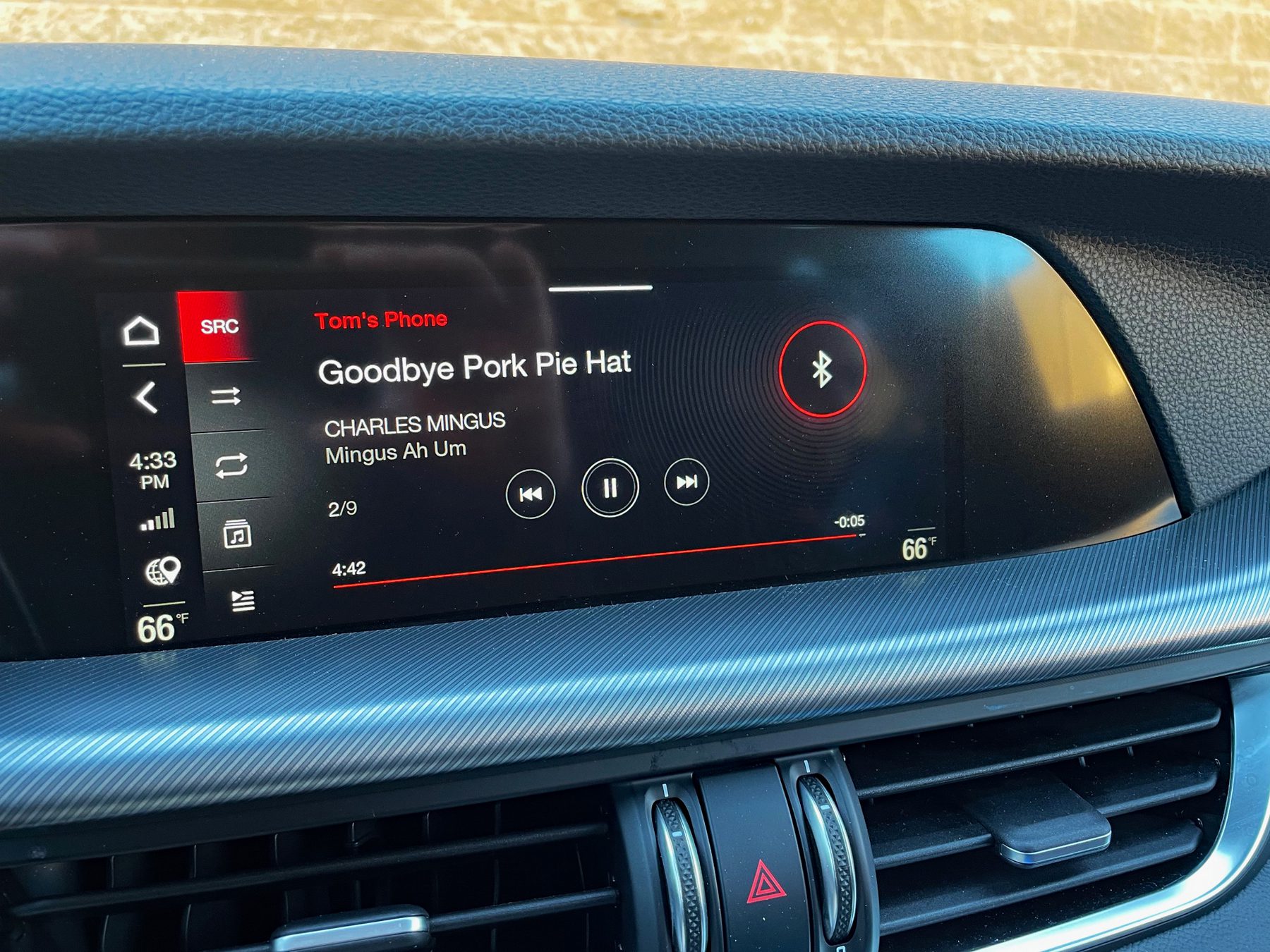 2025 Alfa Romeo Stelvio Fast, touch screen