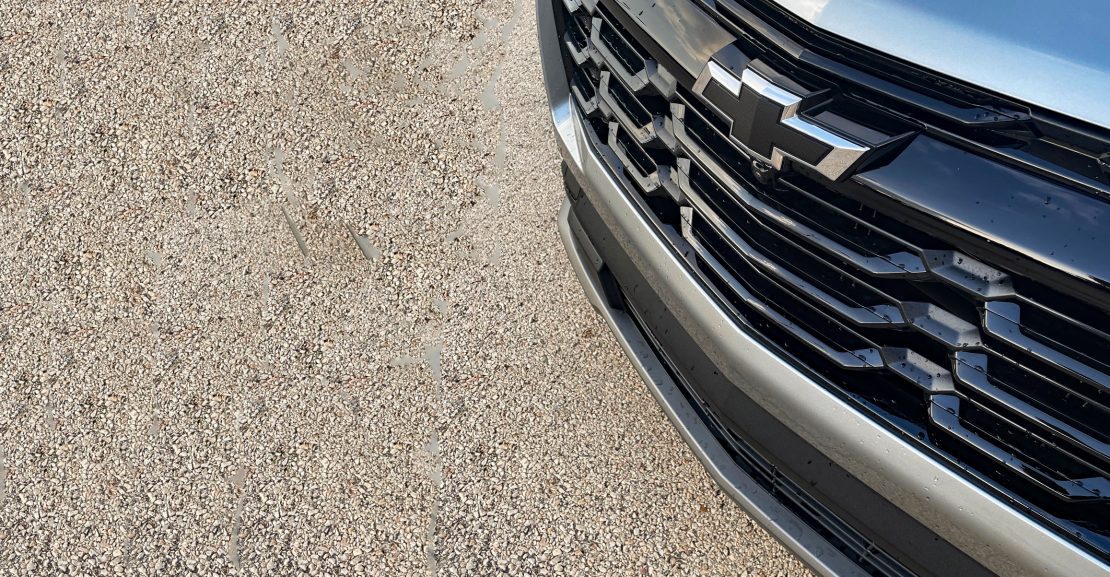 2025 Chevrolet Equinox Midnight Edition, Grille detail