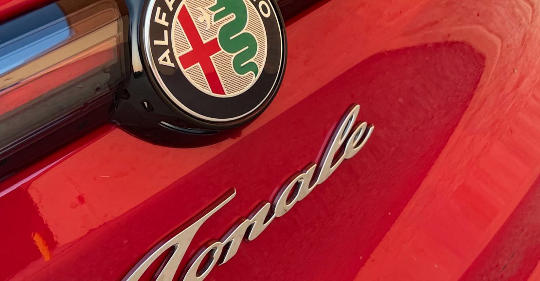 2025 Alfa Romeo Tonale Veloce in Alfa Rosso, rear-deck tonale badge,