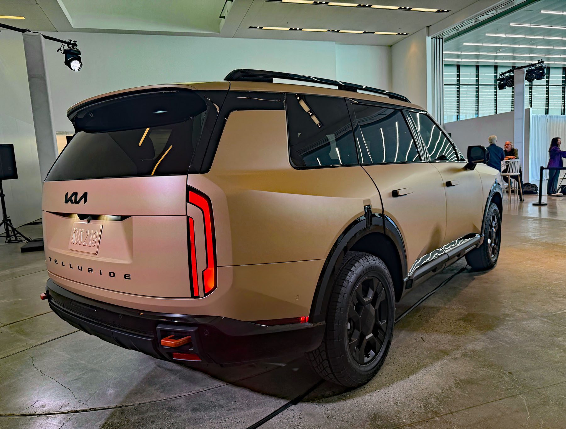 2027 Kia Telluride, rear 3/4 view,