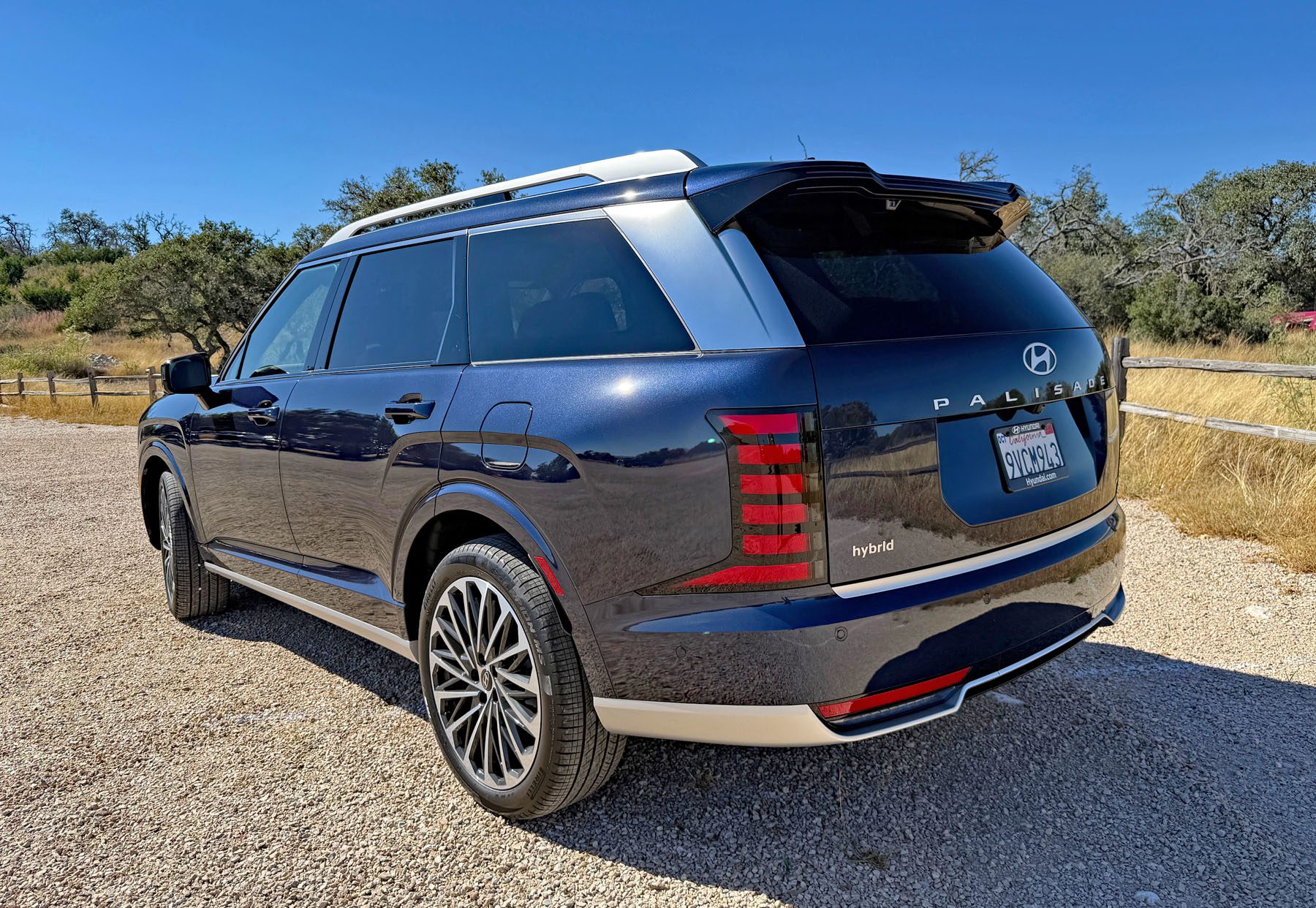 2026 Hyundai Palisade hibridinė kaligrafija, vaizdas iš galo, galinis 3/4,