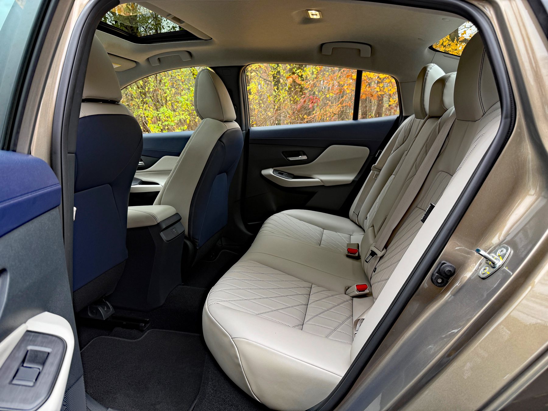 2026 Nissan Sentra SL, galinė sėdynė, vieta keleiviams,