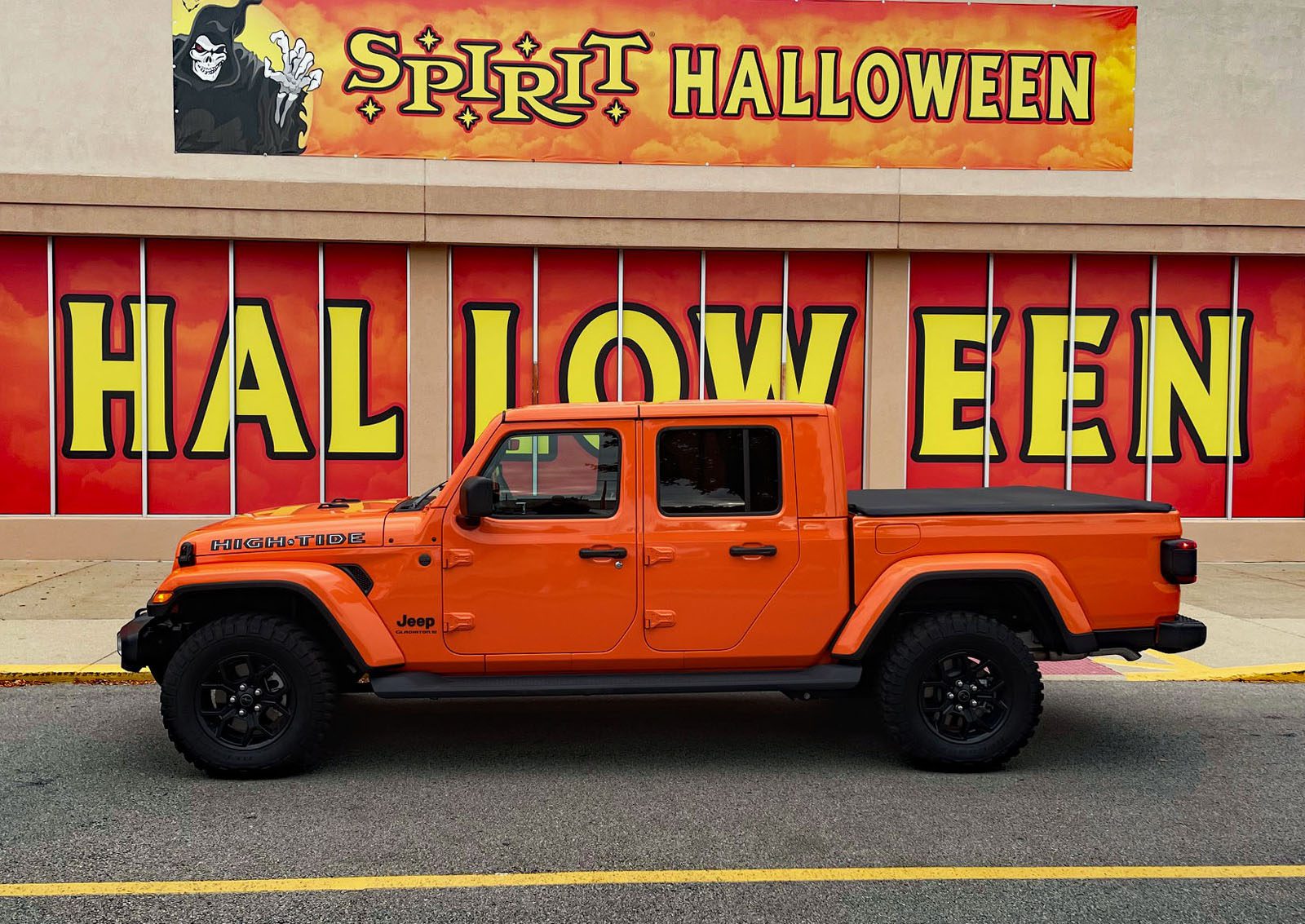 2025 Jeep Gladiator High Tide, Spirit Halloween