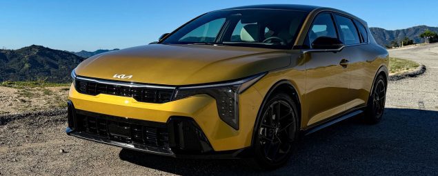 2026 Kia K4 Hatchback, front 3/4 view,