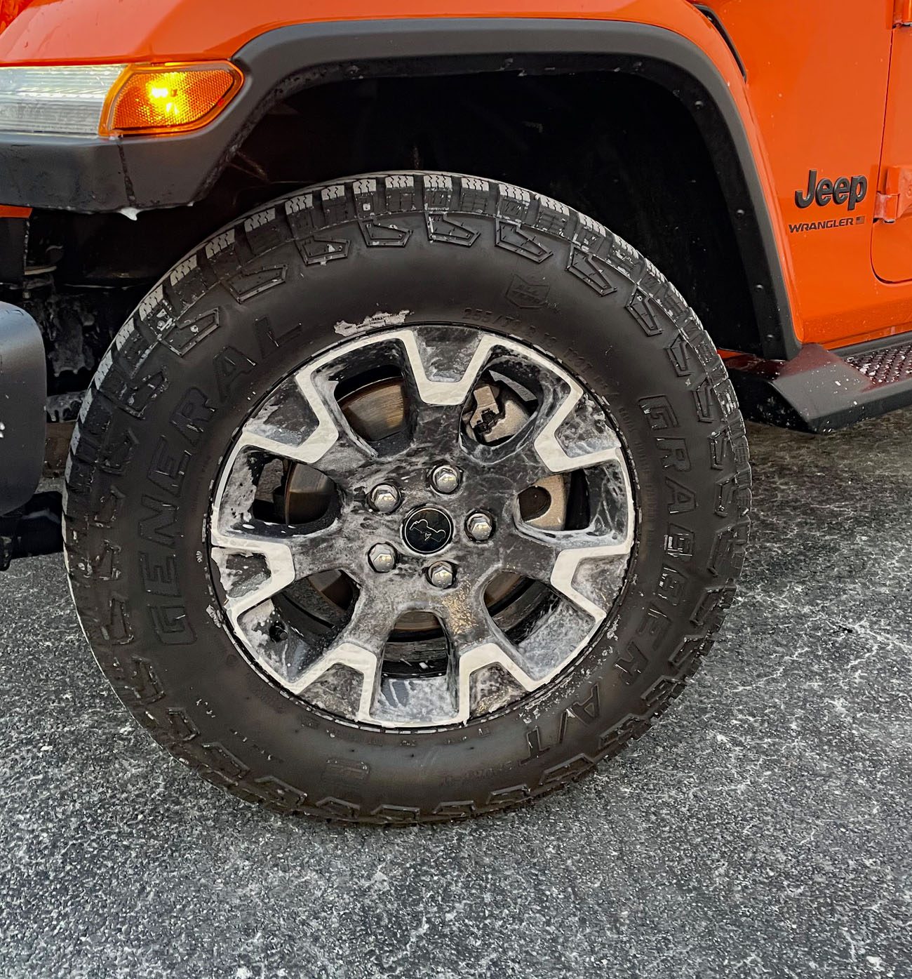 2025 Jeep Wrangler Sahara in Joose, 18-inch wheels,