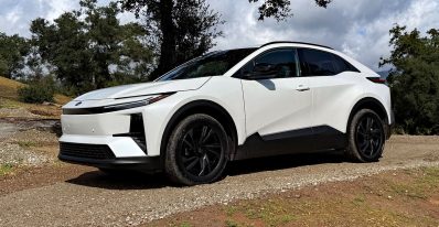 2026 Toyota C-HR SE, White, front 3/4,