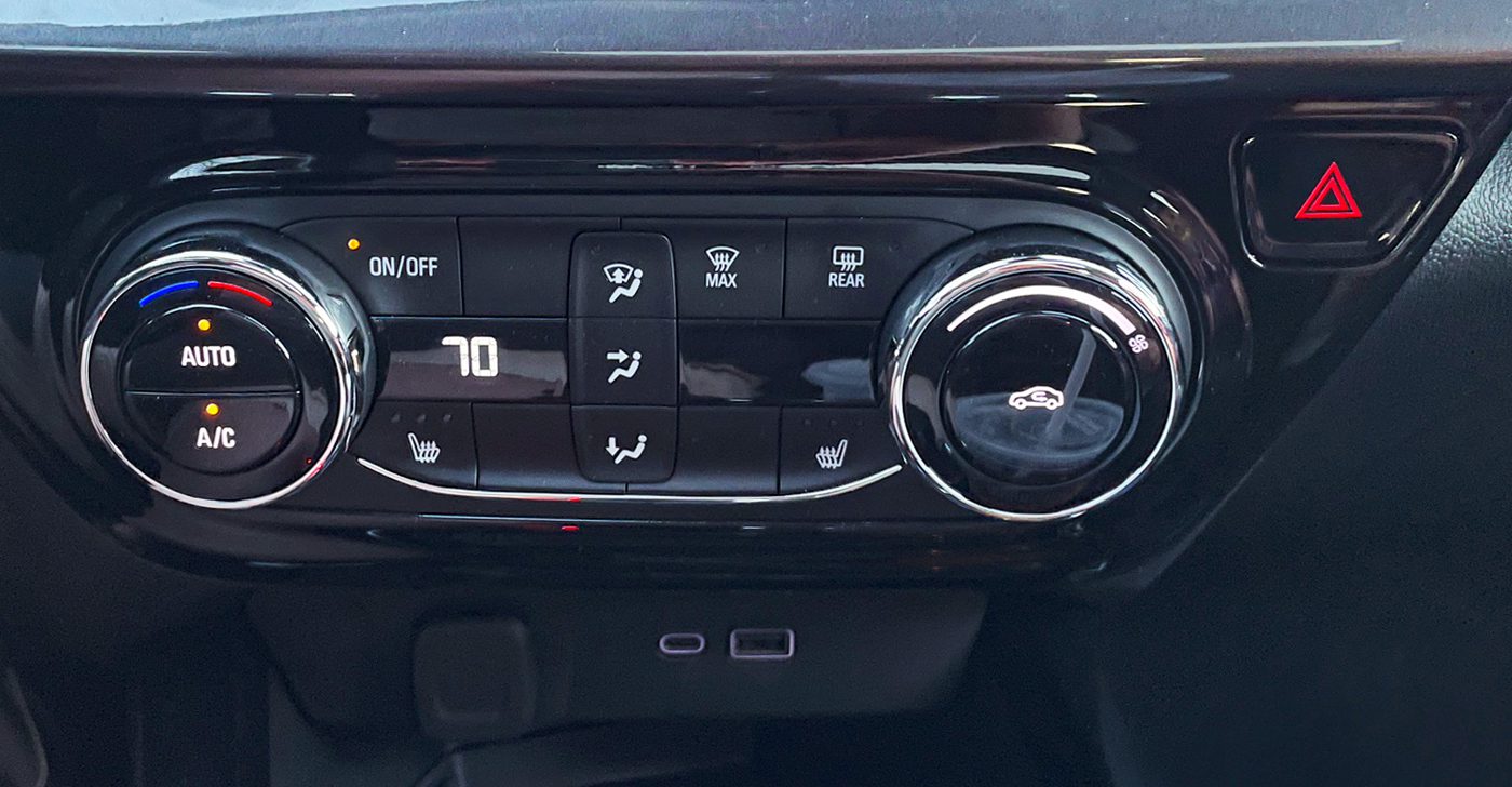 2026 Chevrolet Trax ACTIV in Cacti Green, controls, climate controls,