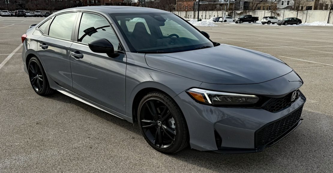 2026 Honda Civic Si, front 3/4 view, wheels straight,