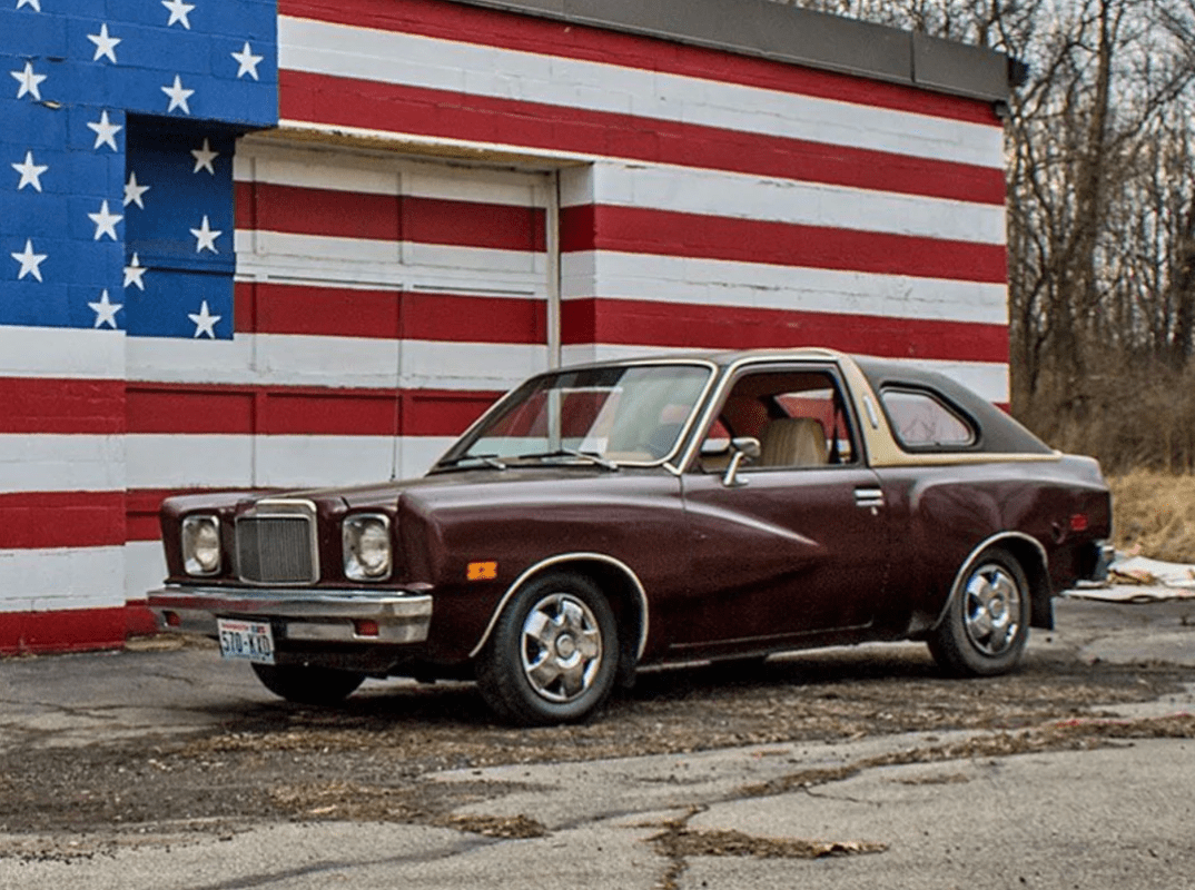 Leata Cabalero, front 3/4 view, brown, coupe