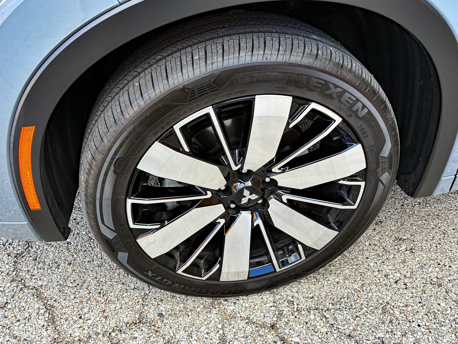 2026 Mitsubishi Outlander SEL in Moonstone Gray