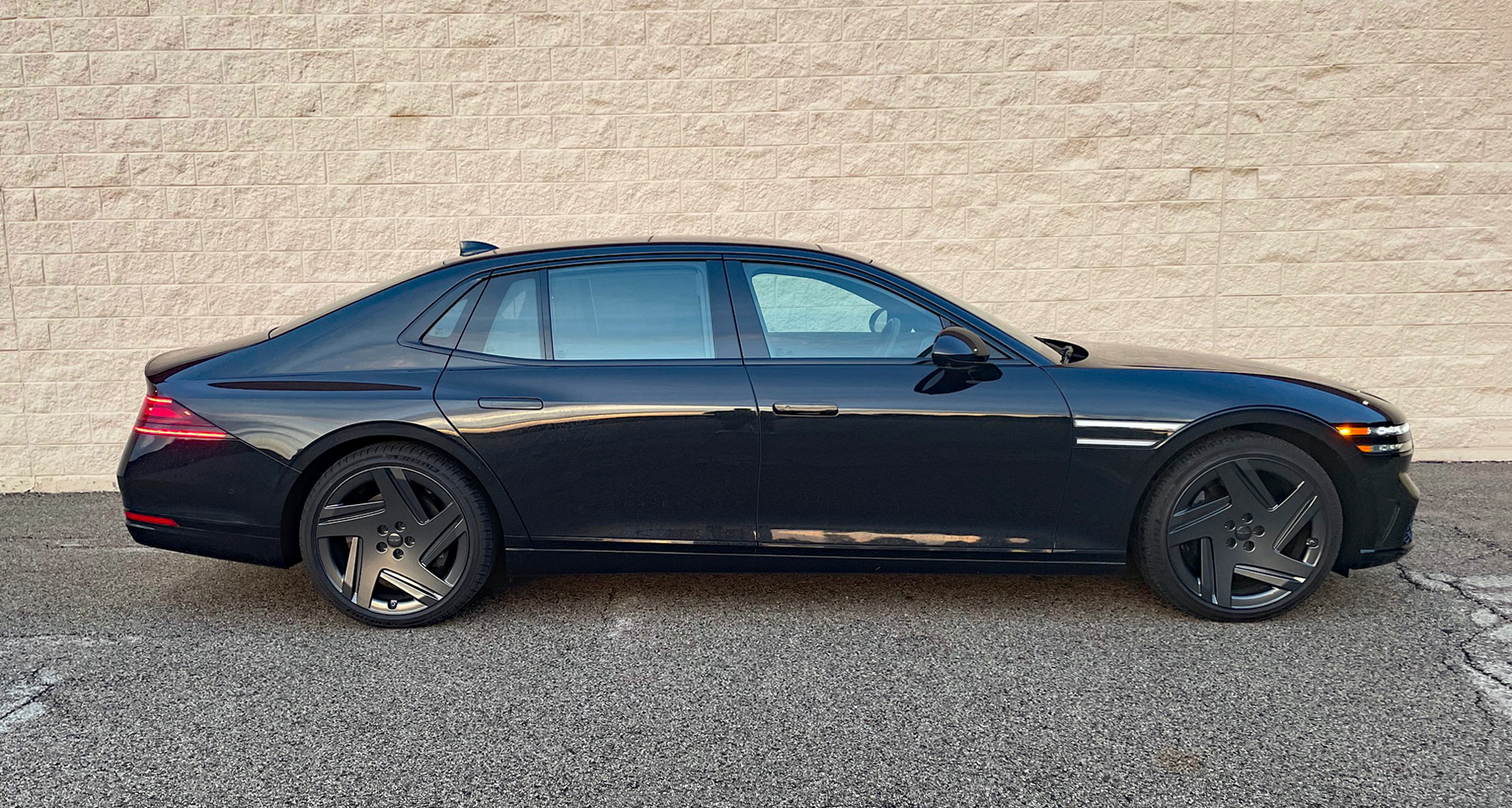 2026 Genesis G90 Prestige Black, profile view,
